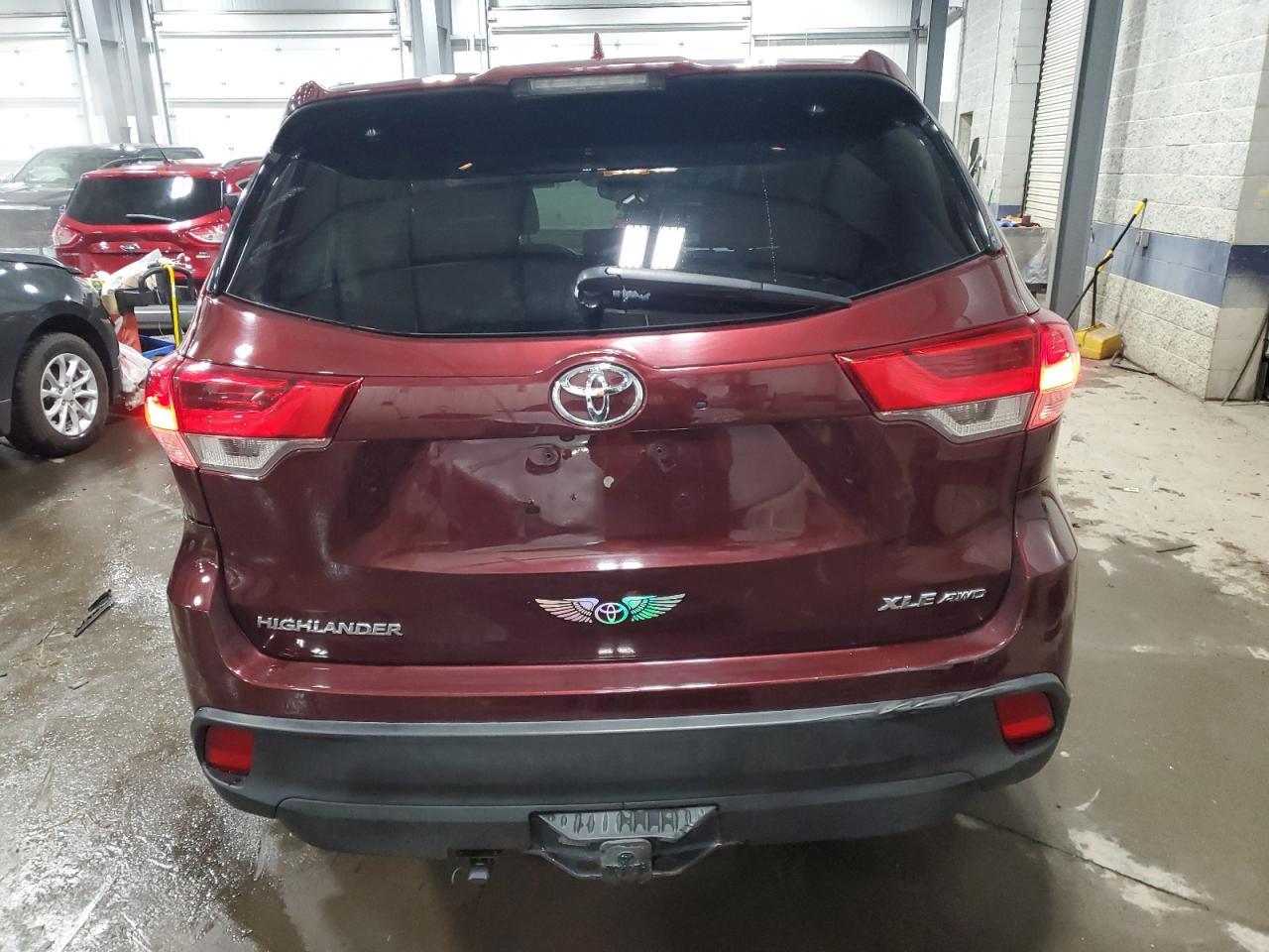 2018 TOYOTA HIGHLANDER - Фото 6