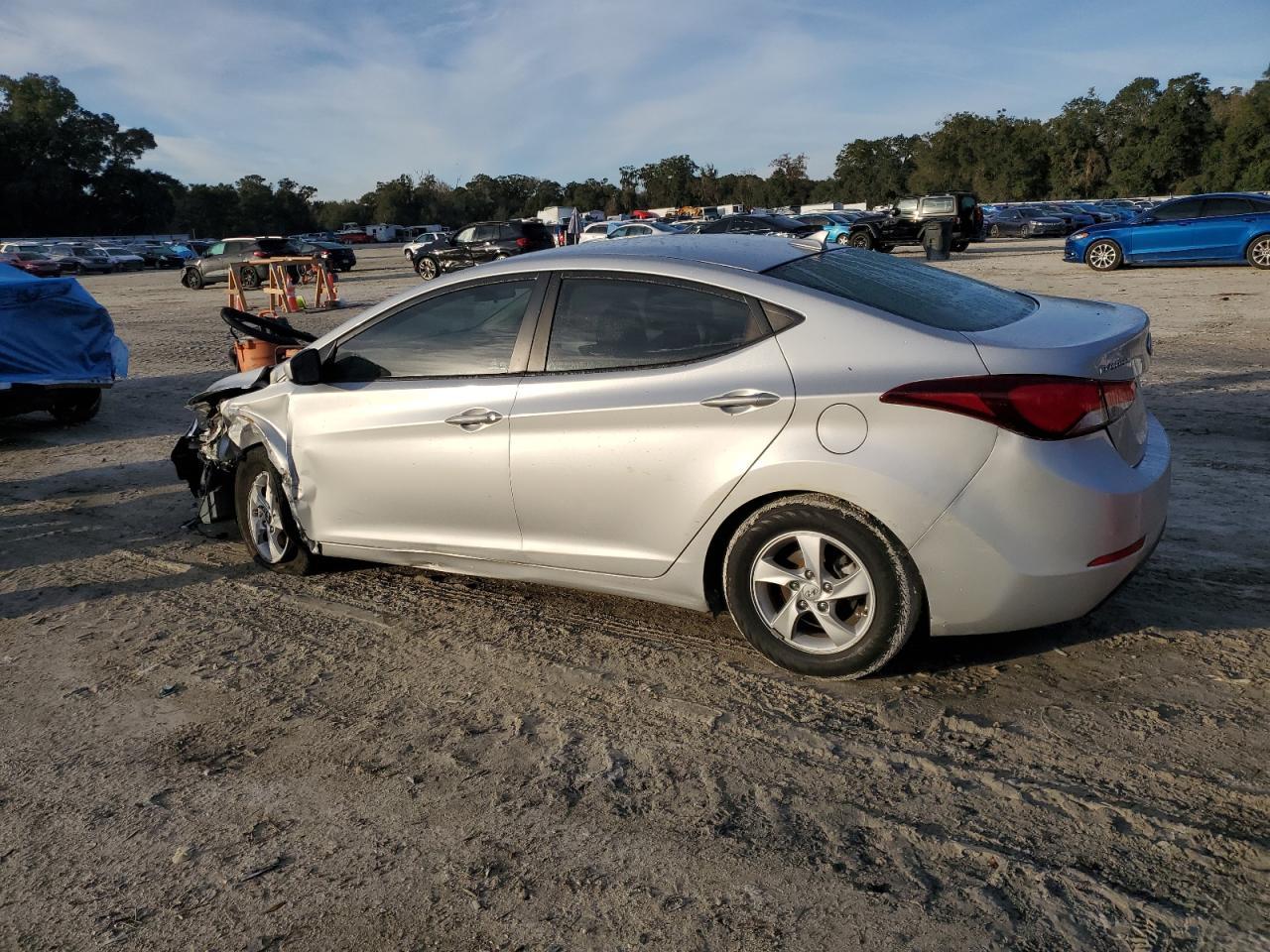 2015 HYUNDAI ELANTRA SE - Image 2