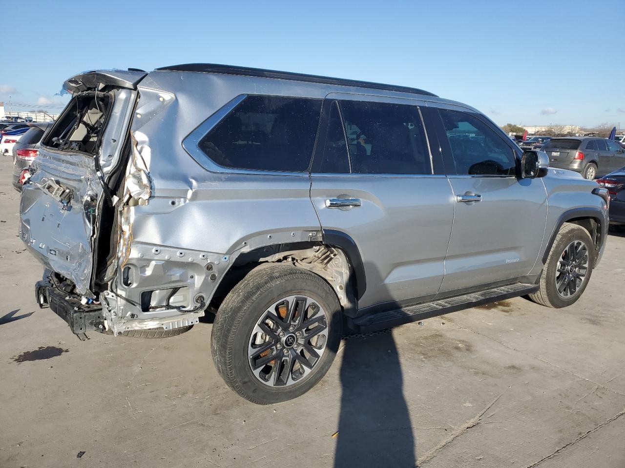 2023 TOYOTA SEQUOIA SR - Фото 3