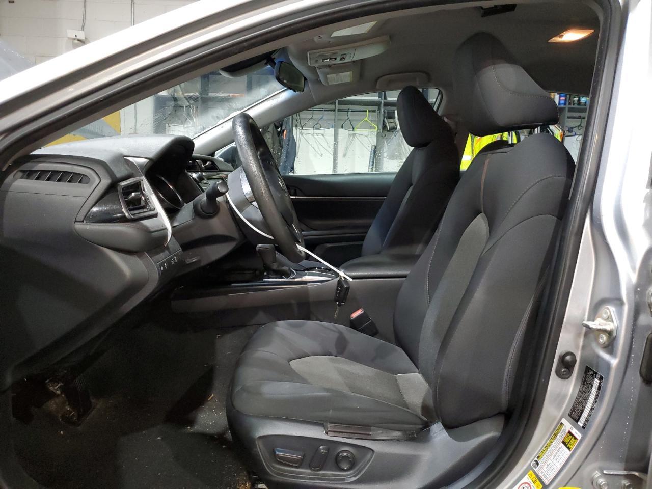 2019 TOYOTA CAMRY L - Фото 7