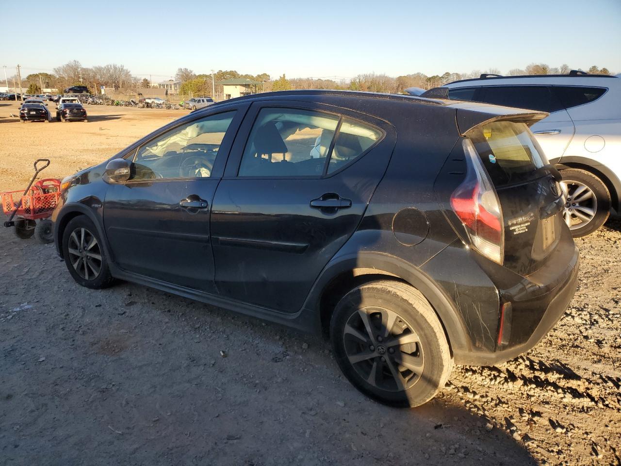 2018 TOYOTA PRIUS C - Image 2