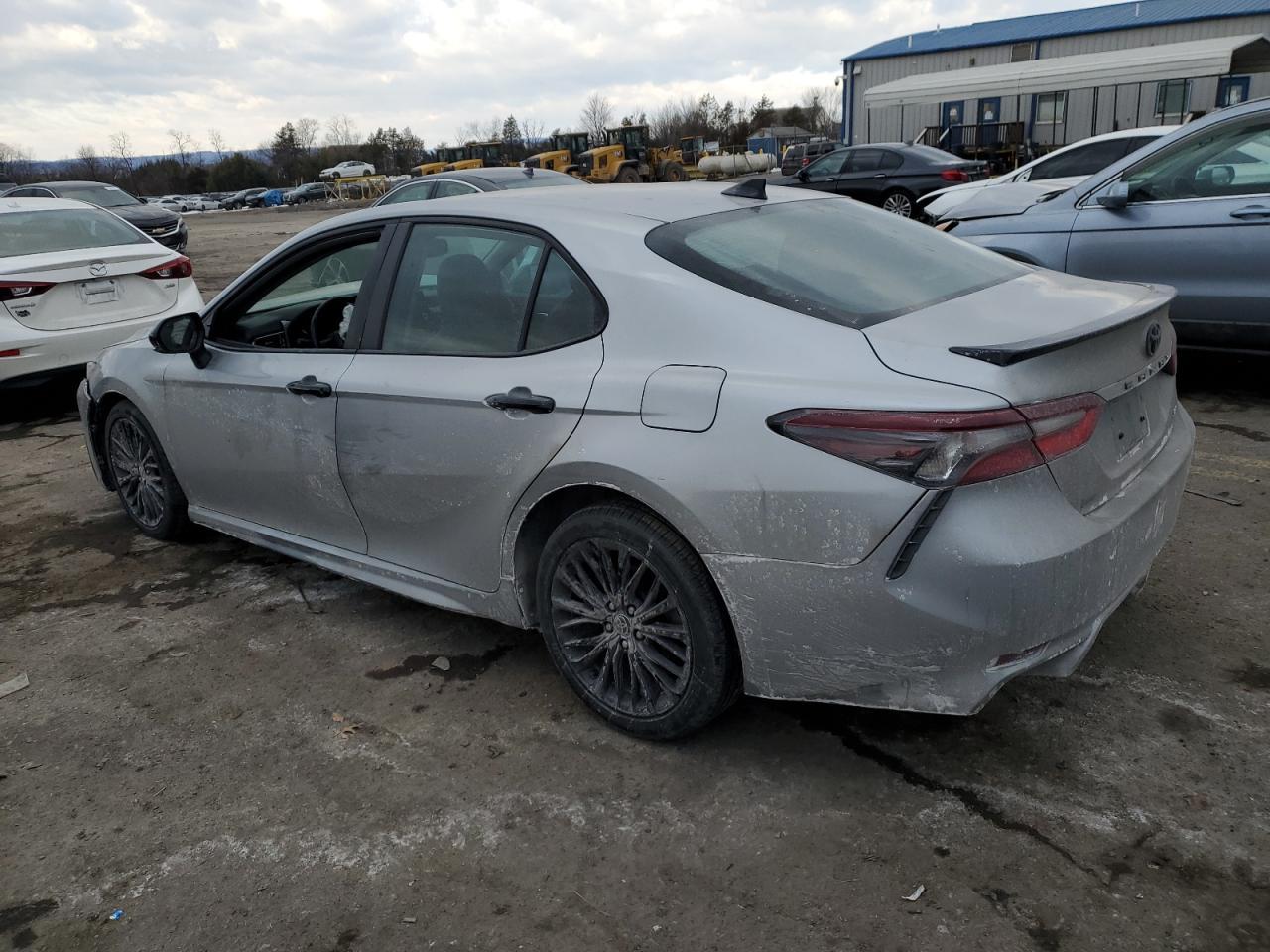 2021 TOYOTA CAMRY SE - Фото 2