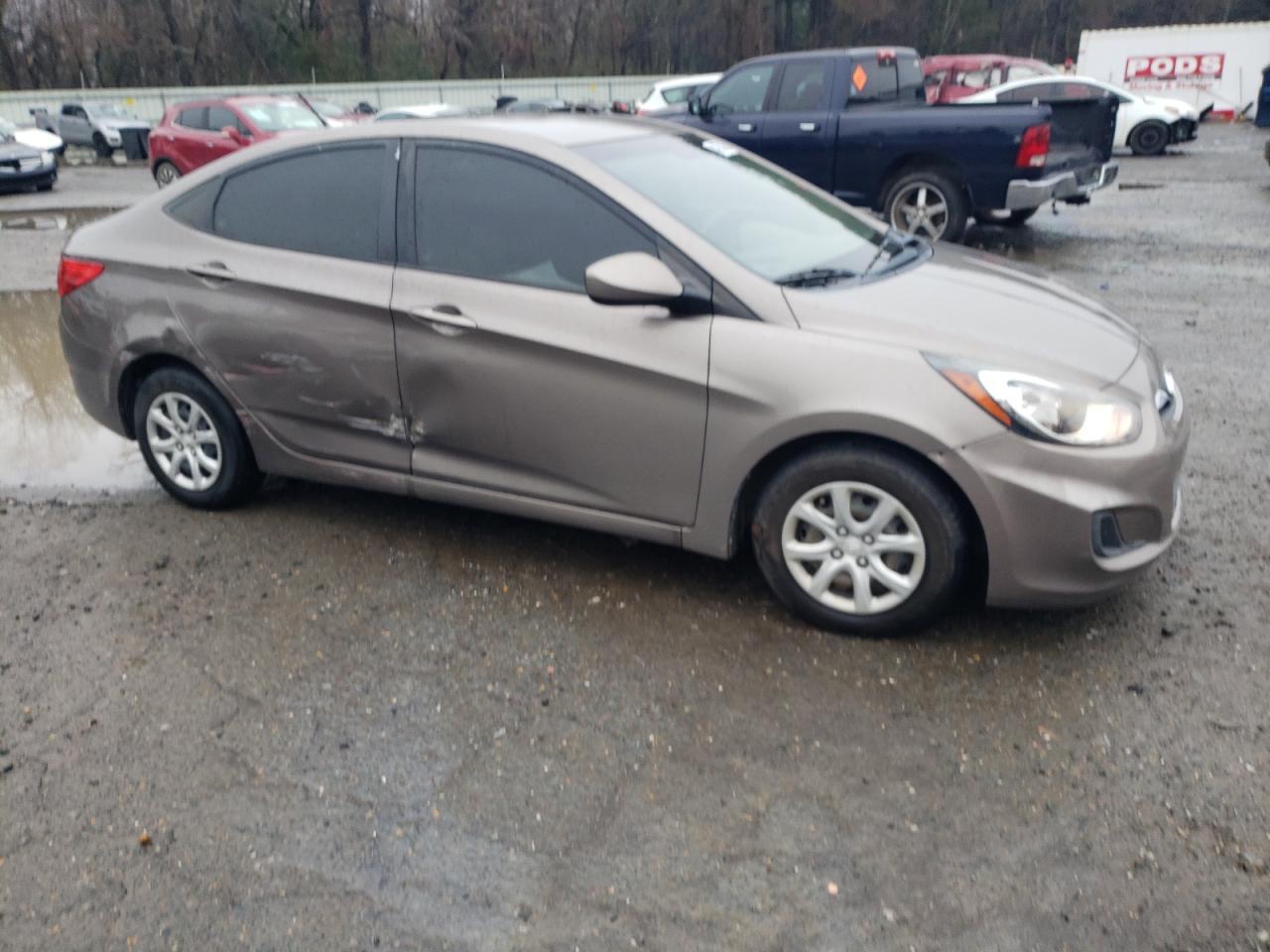 2014 HYUNDAI ACCENT GLS - Image 4