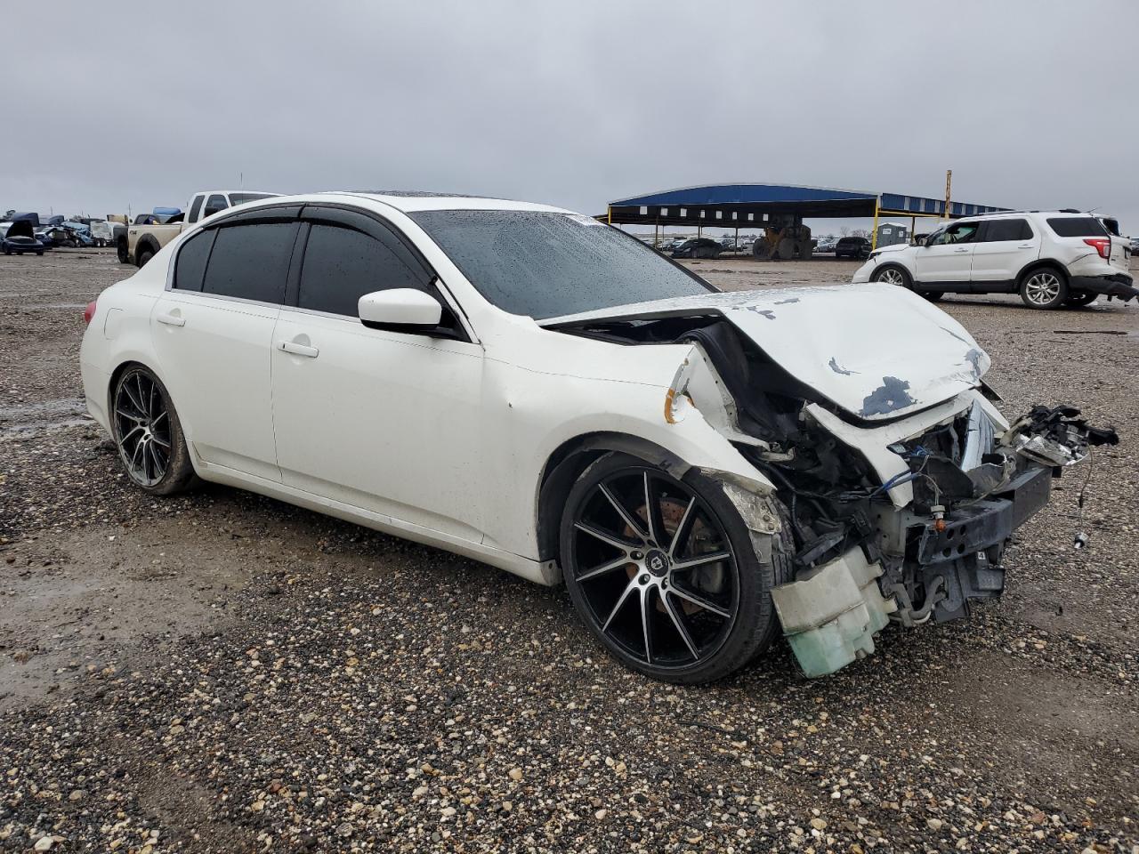 2011 INFINITI G37 BASE - Image 4