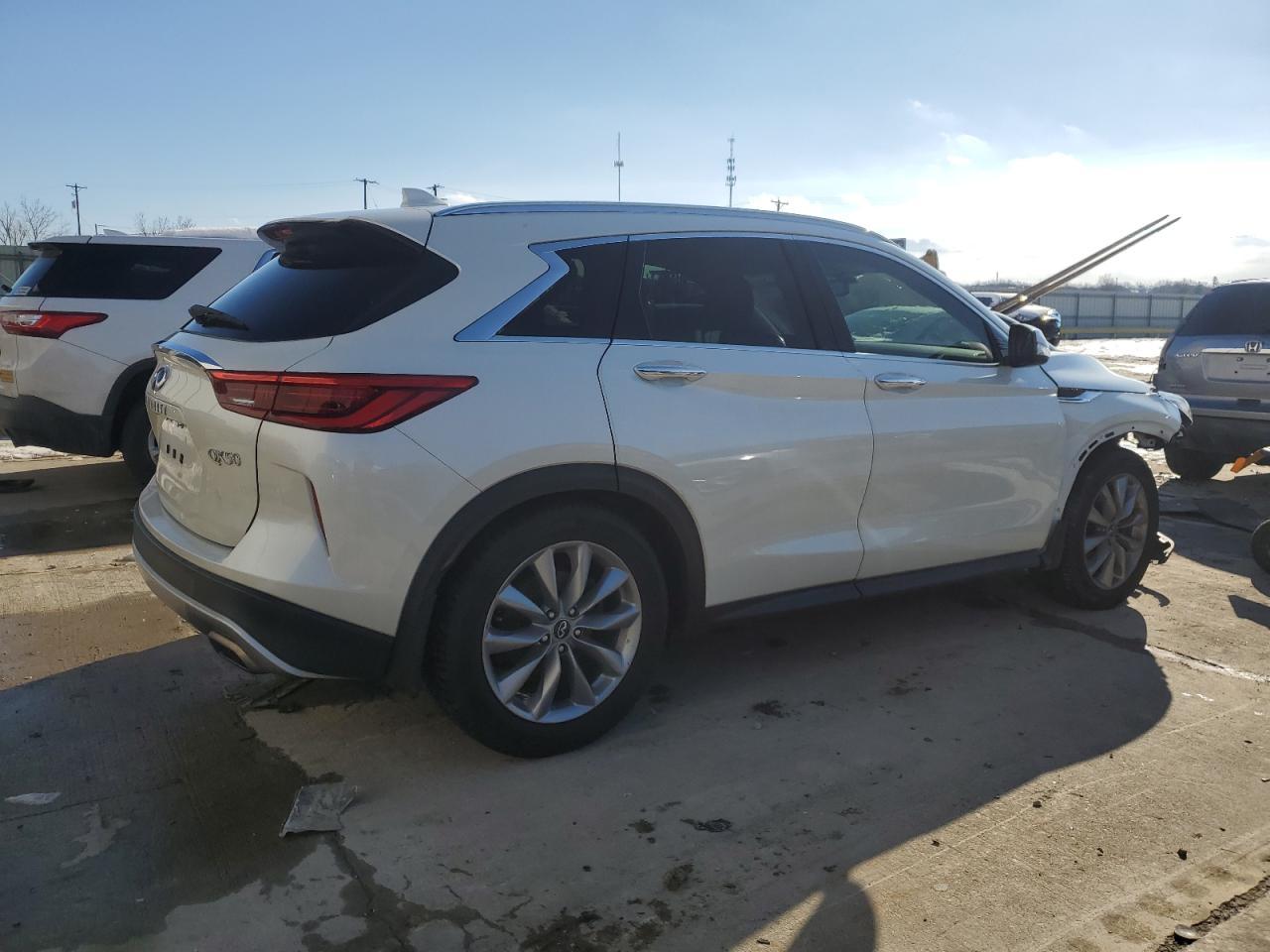 2019 INFINITI QX50 ESSEN - Image 3
