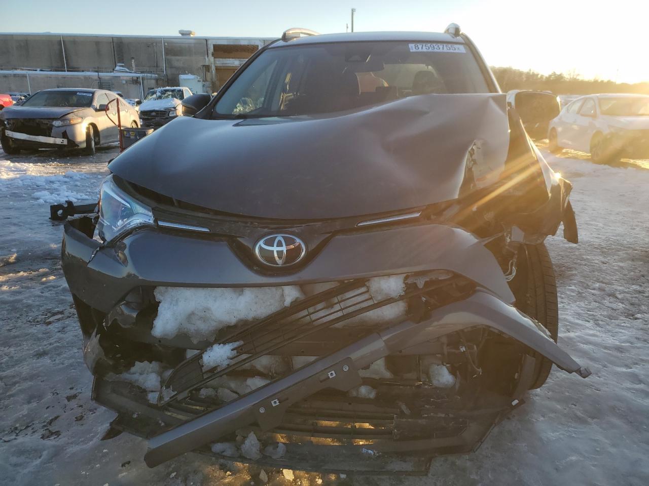 2017 TOYOTA RAV4 LE - Фото 5