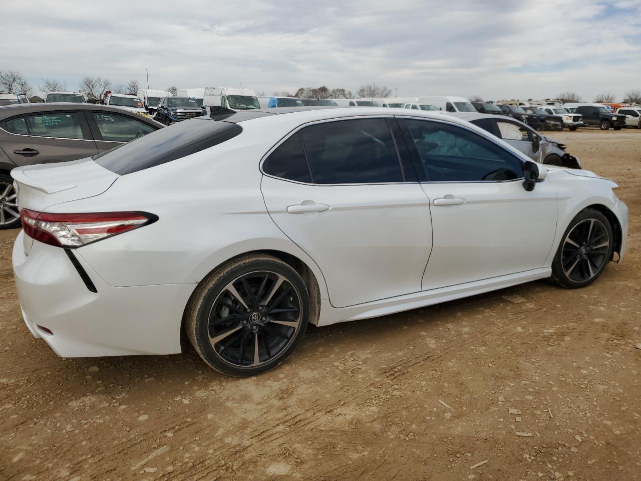 2019 TOYOTA CAMRY XSE - Фото 3