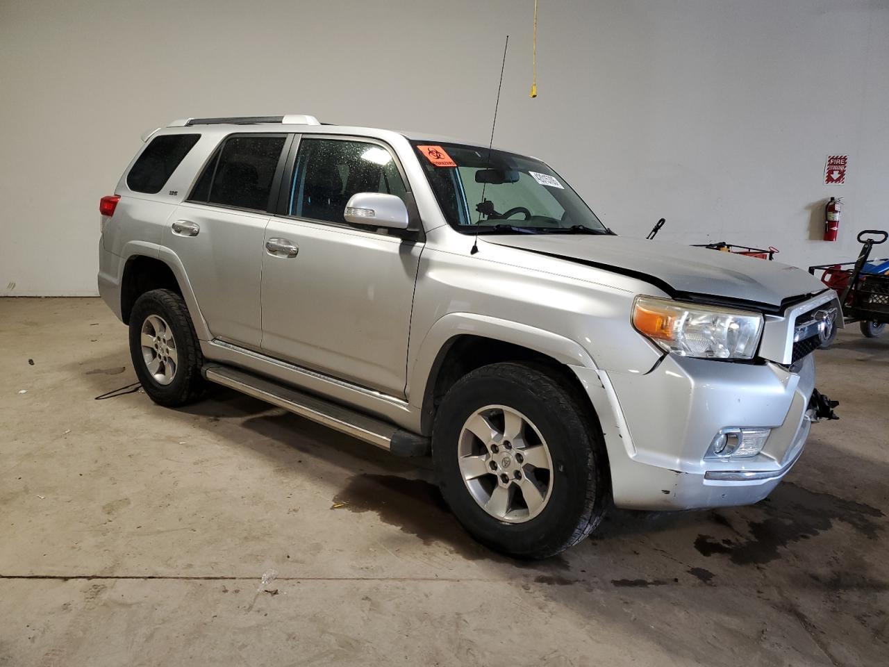 2011 TOYOTA 4RUNNER SR - Image 4