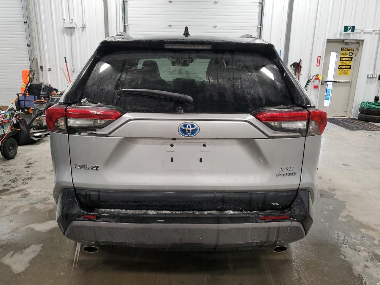 2020 TOYOTA RAV4 XLE - Фото 6