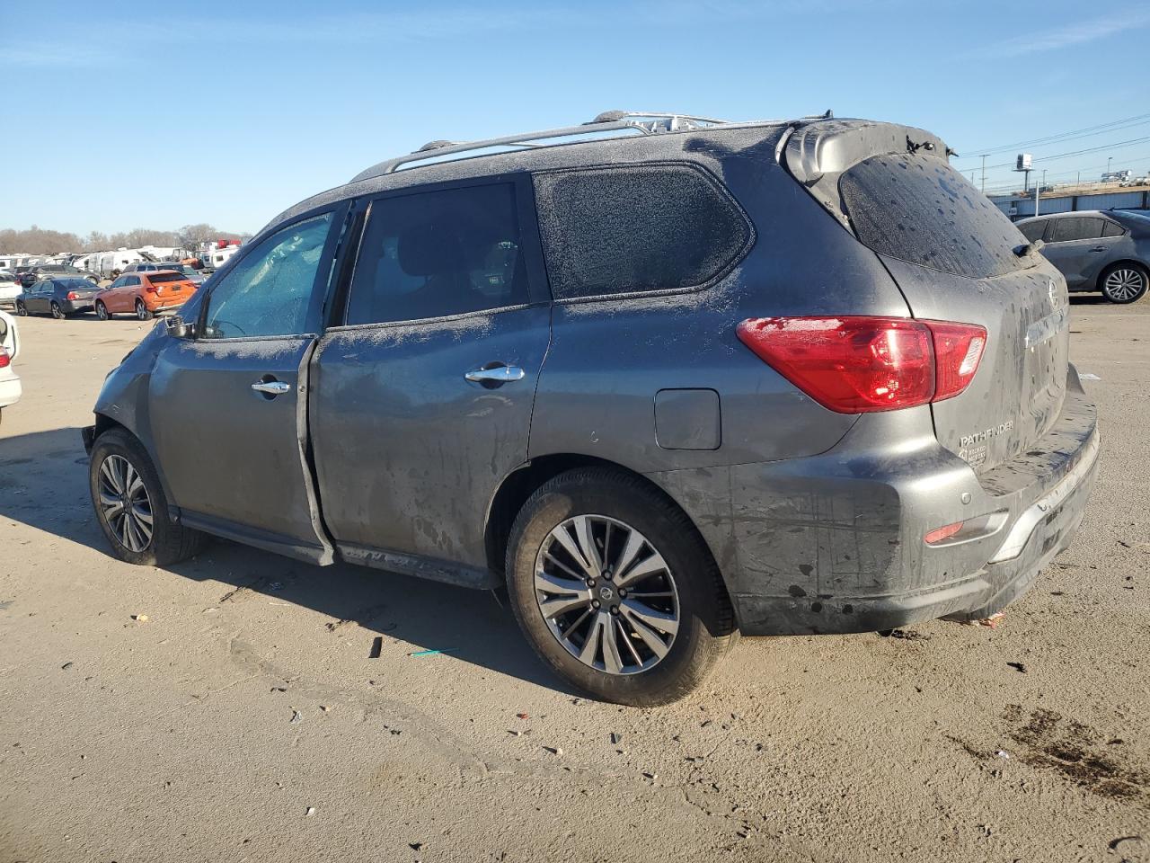 2018 NISSAN PATHFINDER - Фото 2