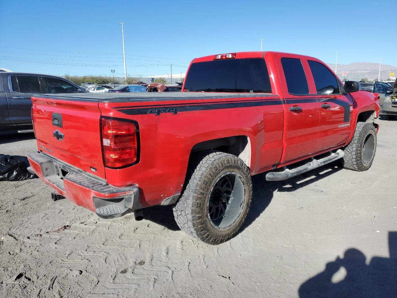 2017 CHEVROLET SILVERADO - Image 3