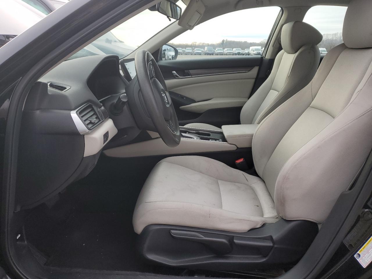 2018 HONDA ACCORD LX - Image 7