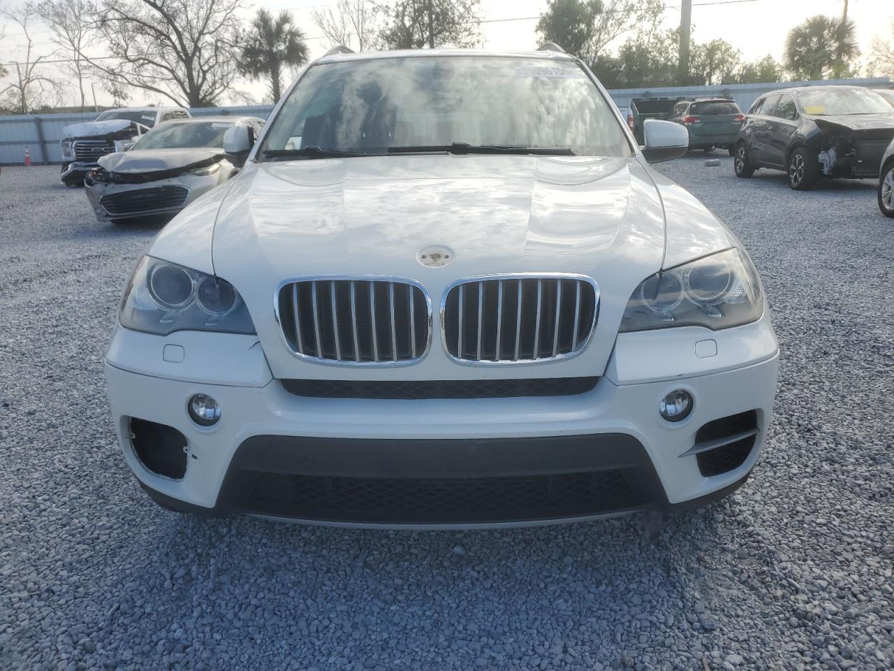 2013 BMW X5 XDRIVE3 - Image 5