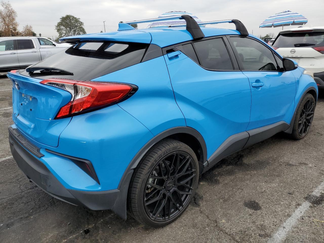 2019 TOYOTA C-HR XLE - Фото 3