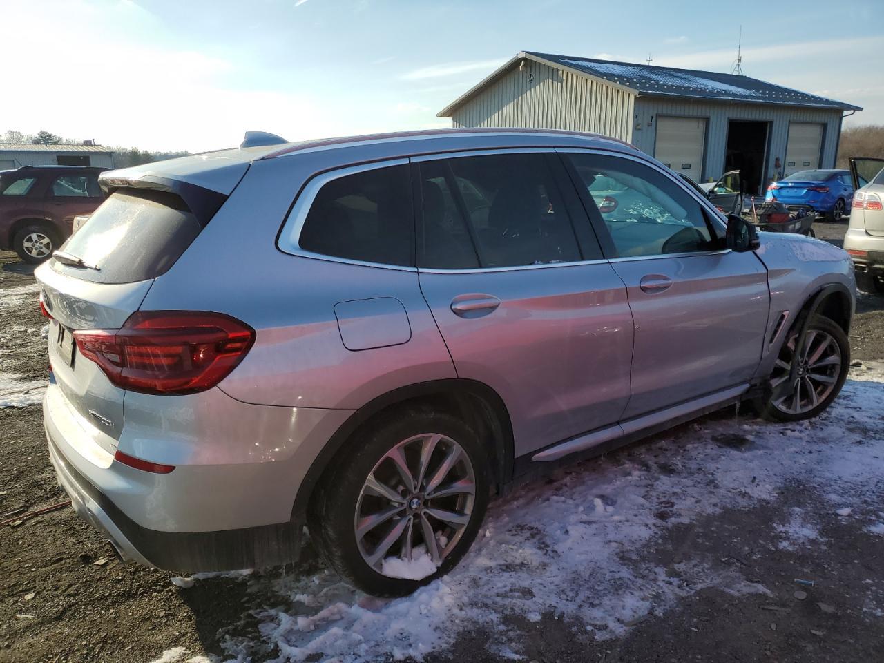 2019 BMW X3 XDRIVE3 - Фото 3