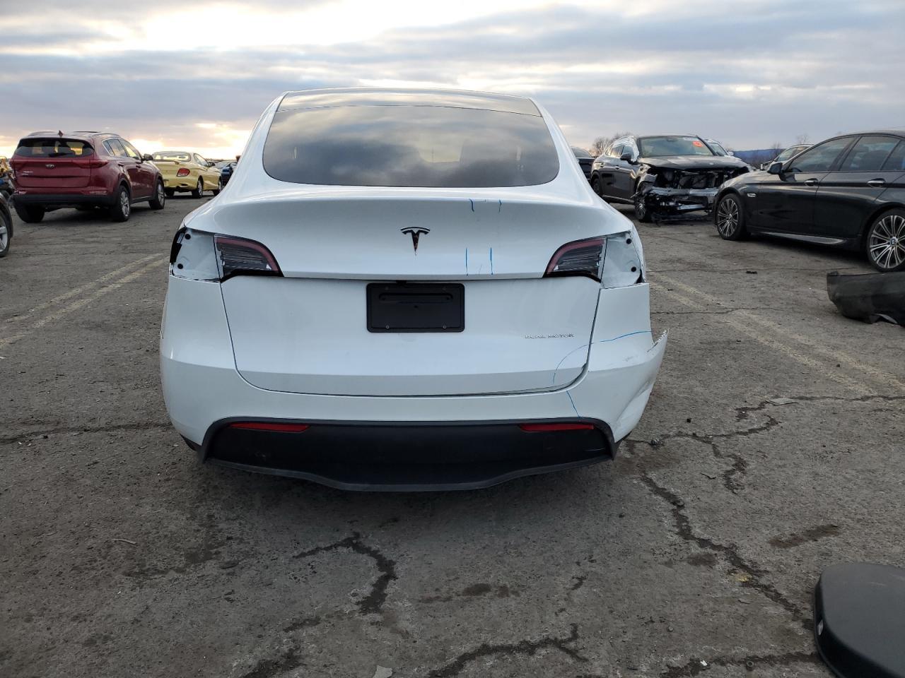 2023 TESLA MODEL Y - Фото 6