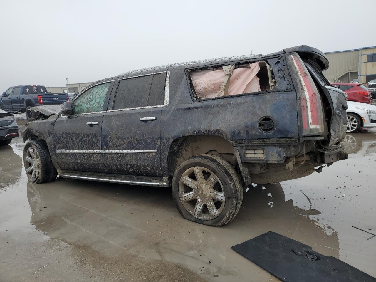2017 CADILLAC ESCALADE E - Фото 2
