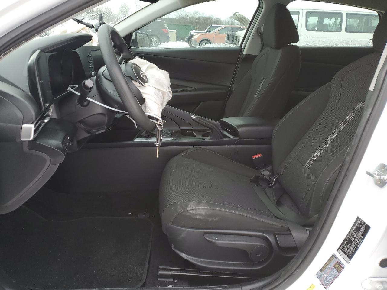 2023 HYUNDAI ELANTRA SE - Image 7