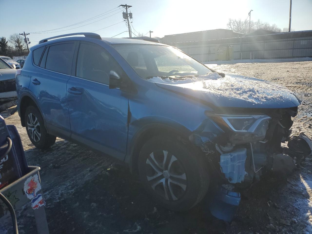 2018 TOYOTA RAV4 LE - Фото 4
