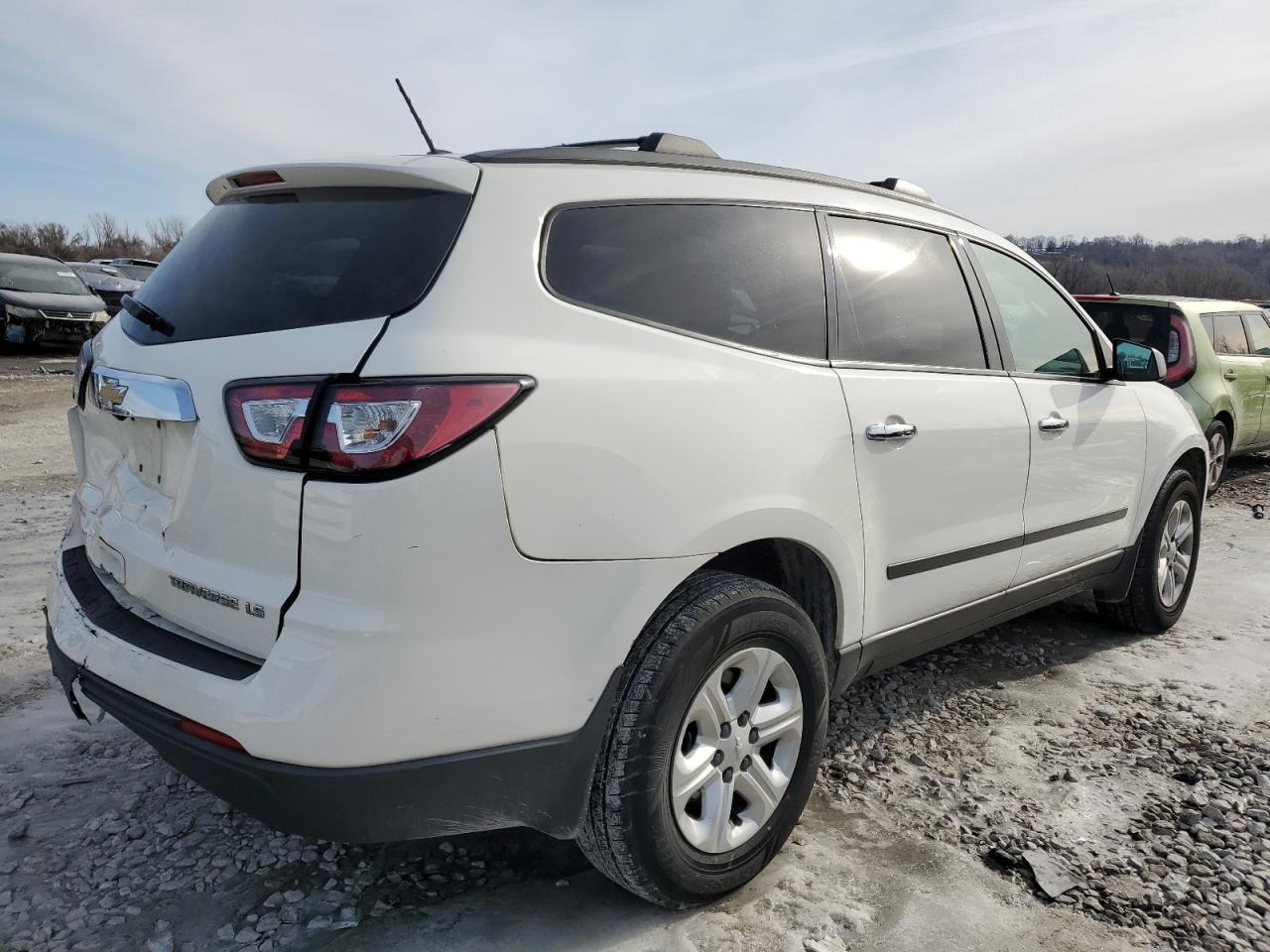 2015 CHEVROLET TRAVERSE L - Image 3
