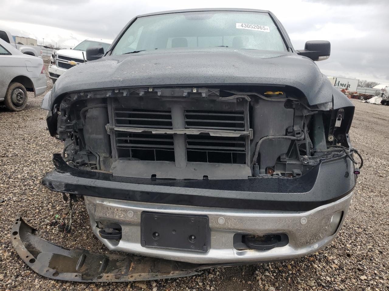 2017 RAM 1500 SLT - Image 5