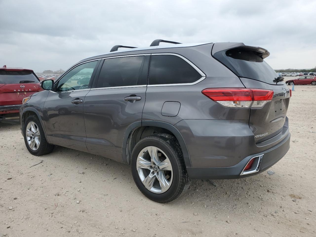 2018 TOYOTA HIGHLANDER - Image 2