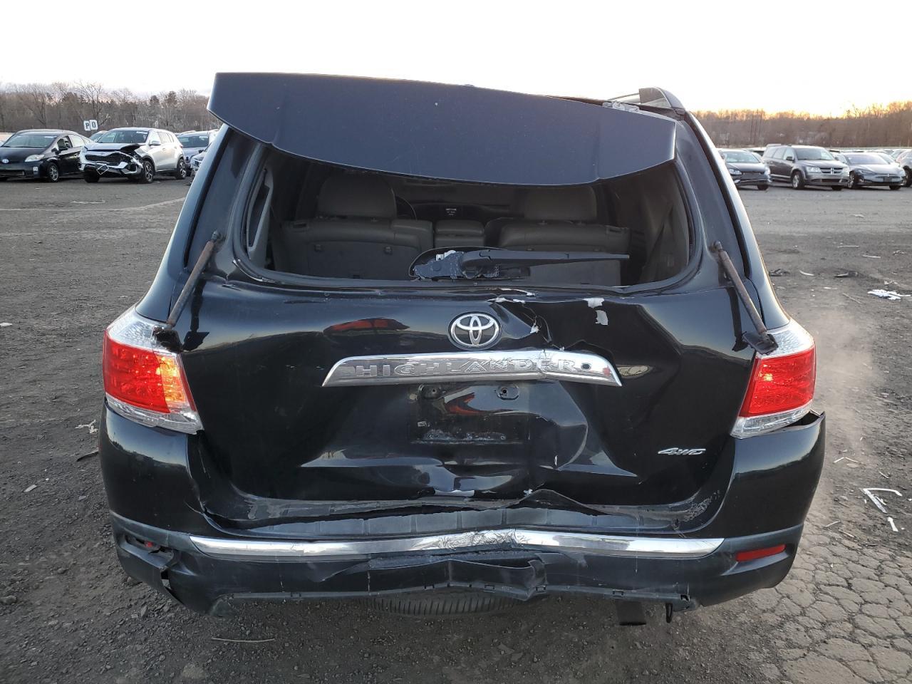 2012 TOYOTA HIGHLANDER - Image 6