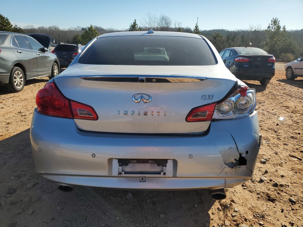2011 INFINITI G37 BASE - Image 6