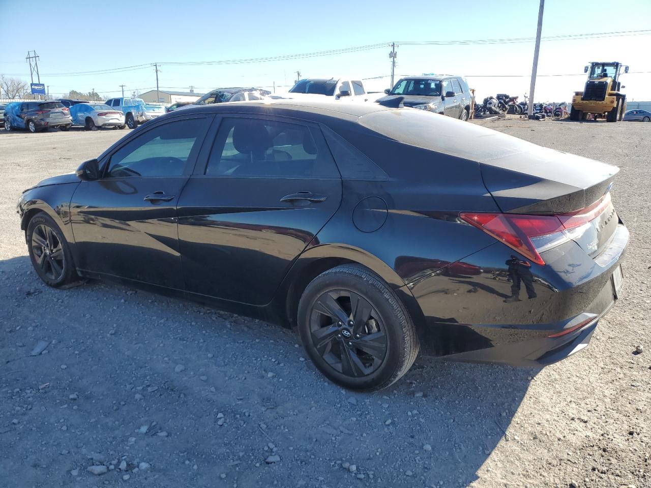 2023 HYUNDAI ELANTRA SE - Фото 2