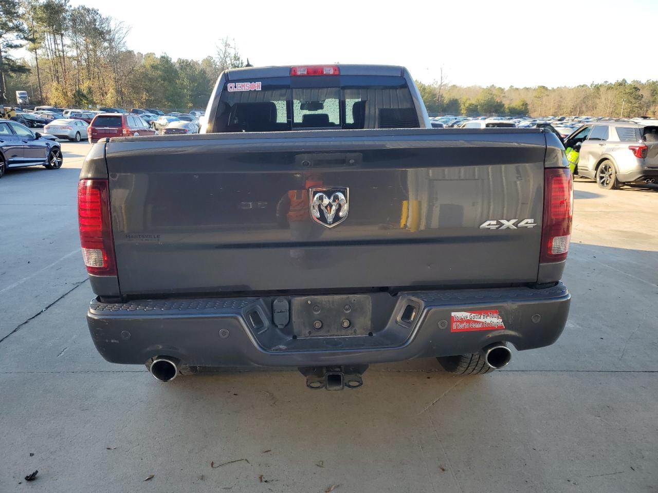 2017 RAM 1500 SPORT - Фото 6