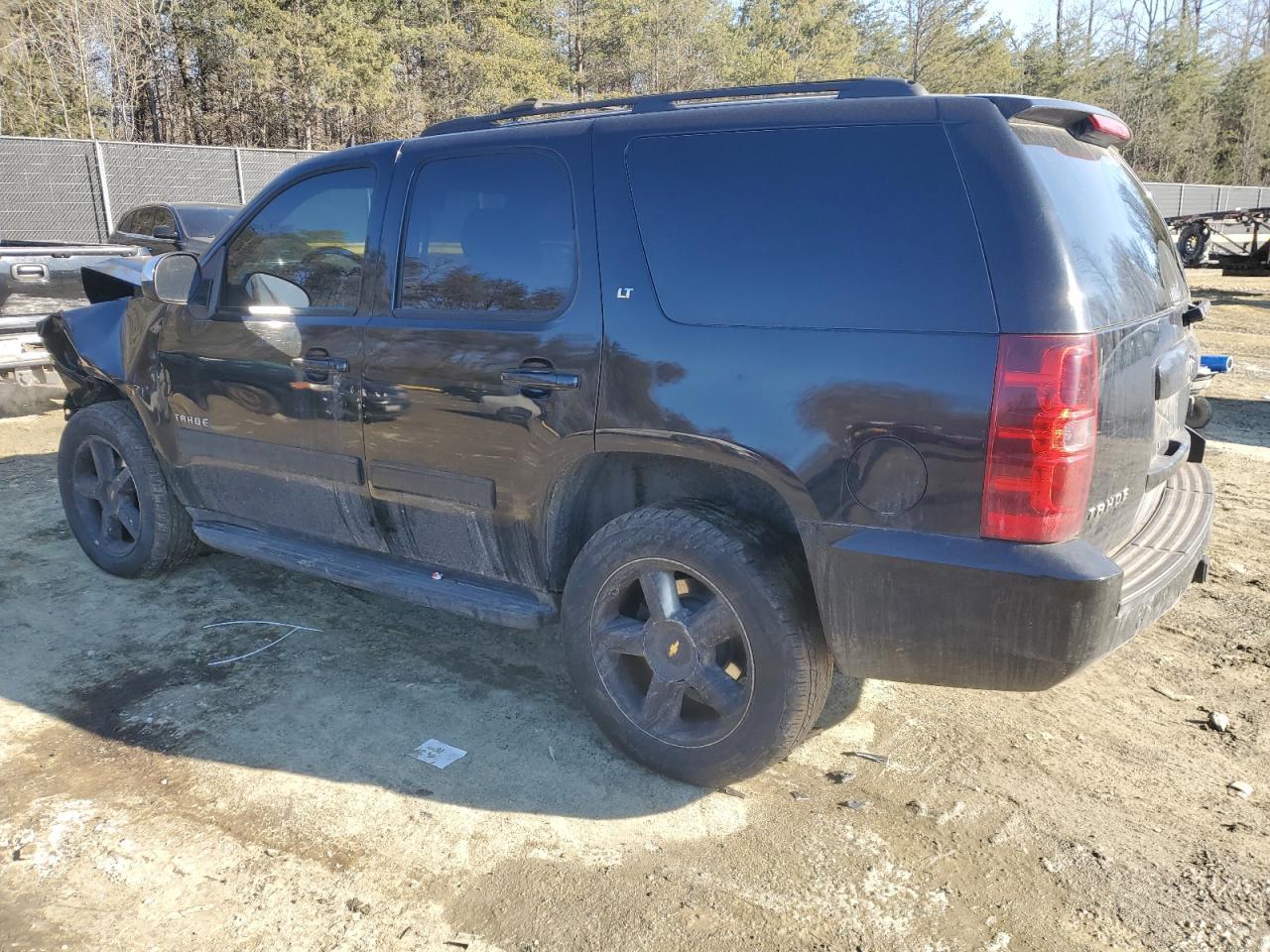 2011 CHEVROLET TAHOE K150 - Фото 2