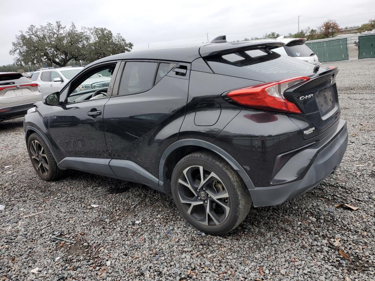 2019 TOYOTA C-HR XLE - Фото 2