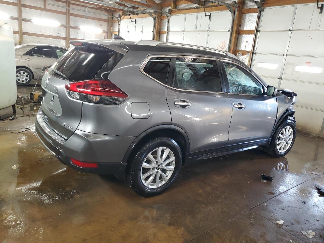 2018 NISSAN ROGUE S - Фото 3