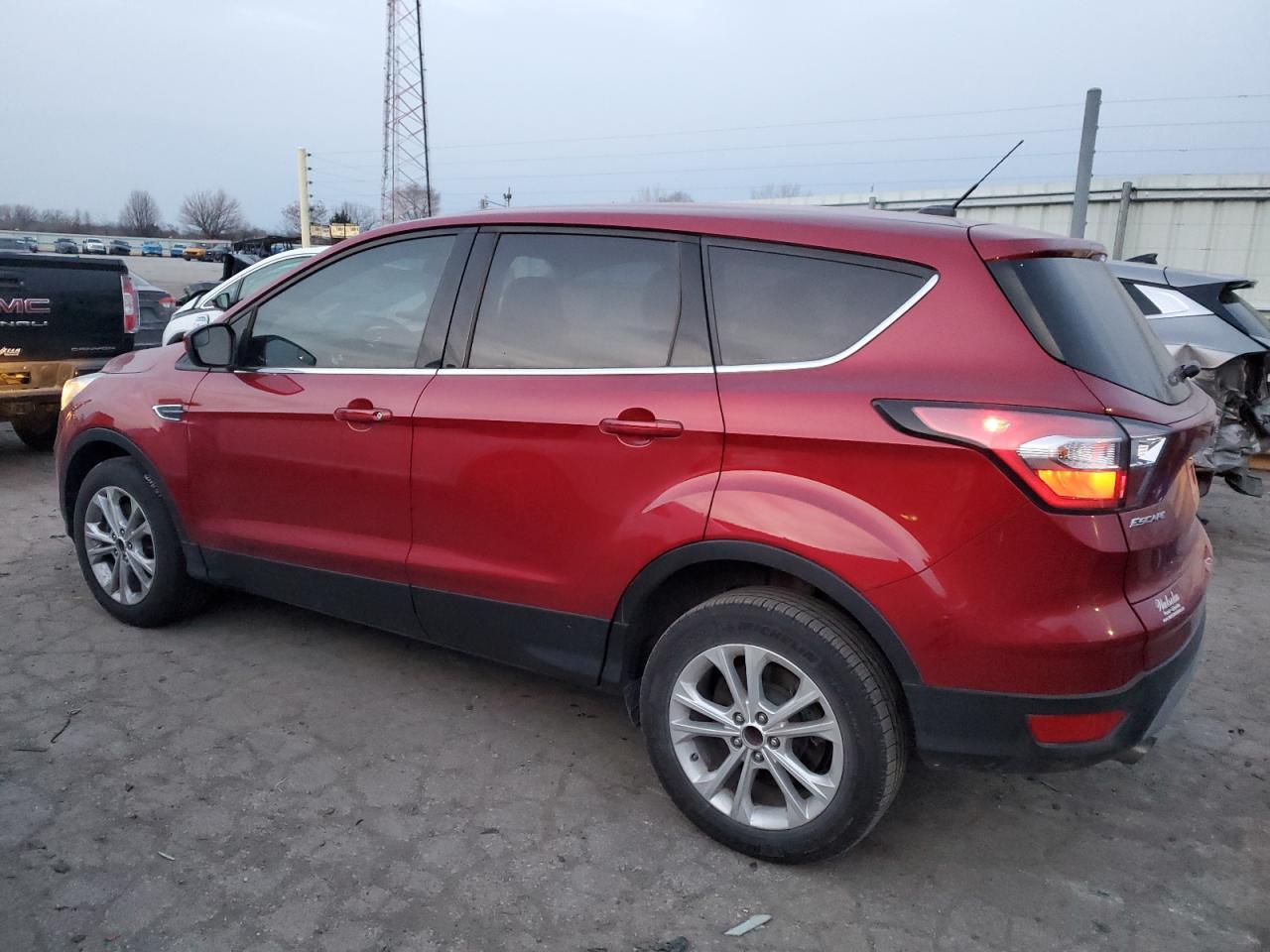 2017 FORD ESCAPE SE - Фото 2