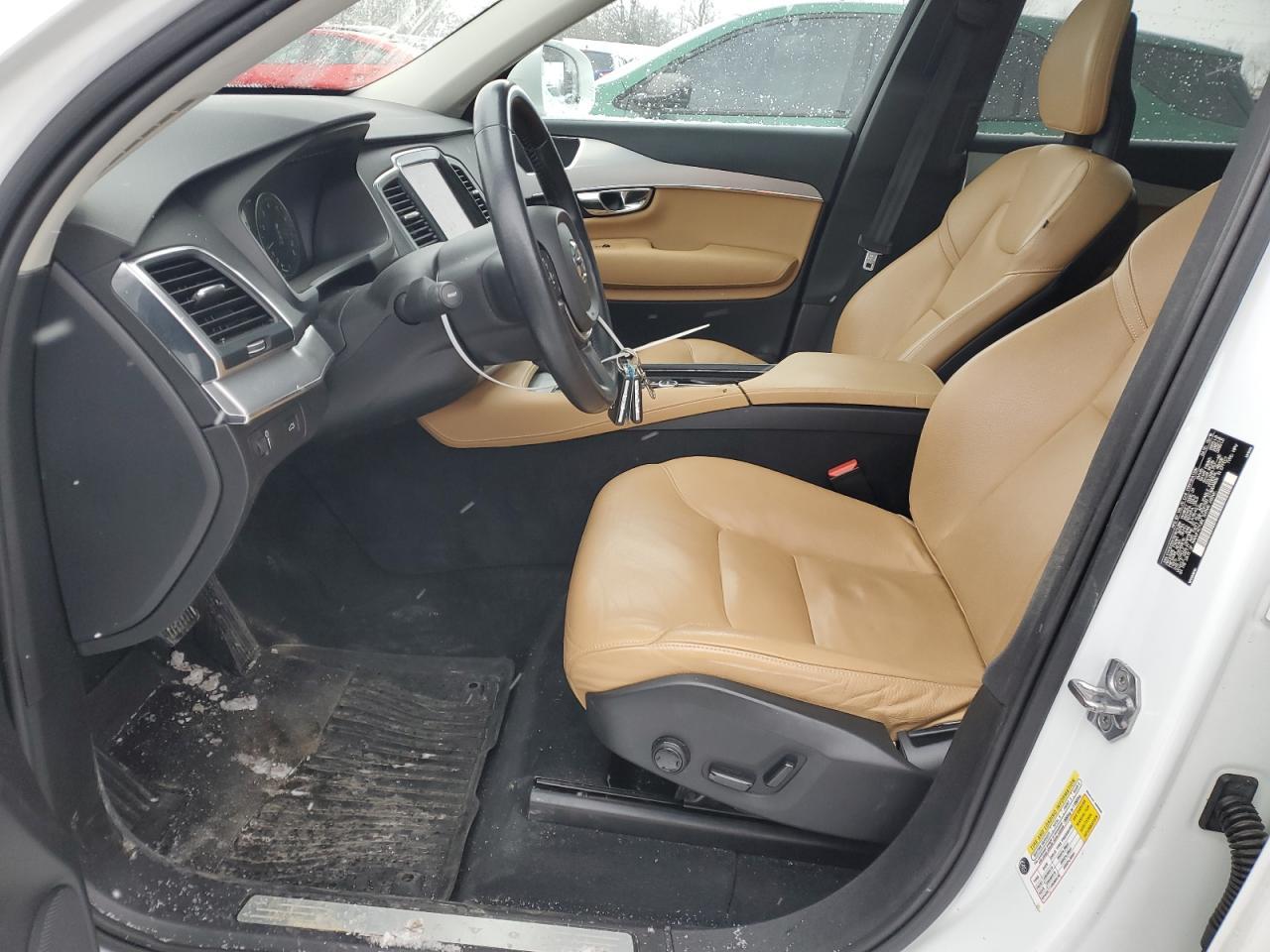 2016 VOLVO XC90 T5 - Фото 7