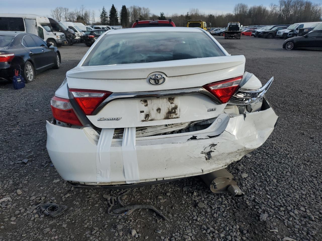 2016 TOYOTA CAMRY LE - Фото 6