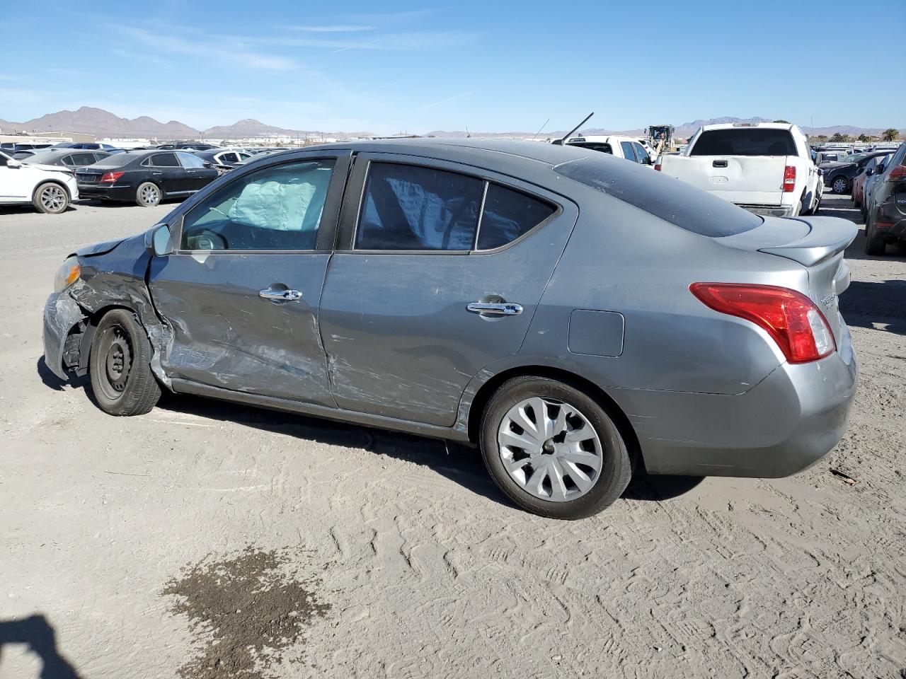 2014 NISSAN VERSA S - Фото 2