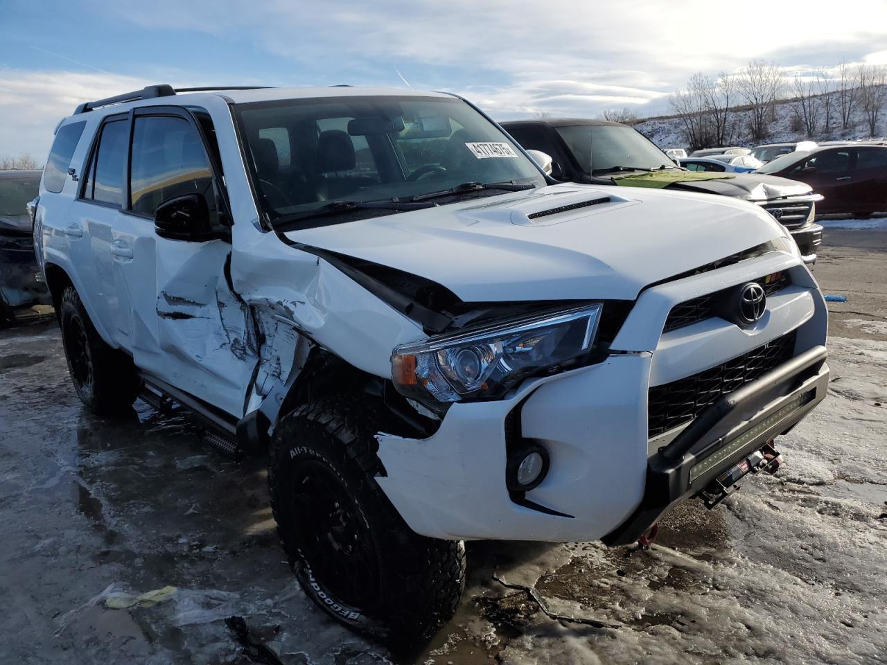 2019 TOYOTA 4RUNNER SR - Фото 4