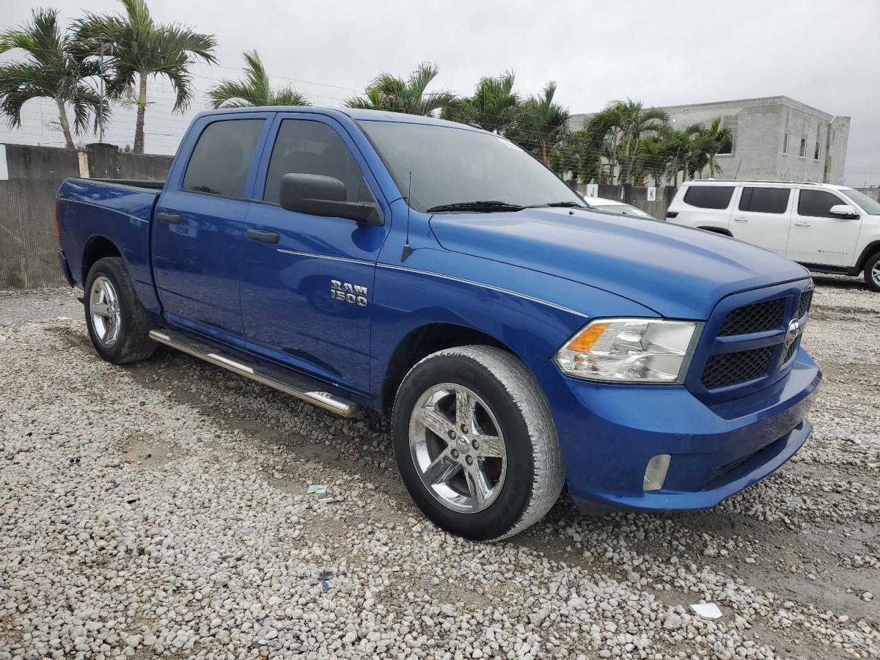 2018 RAM 1500 ST - Image 4