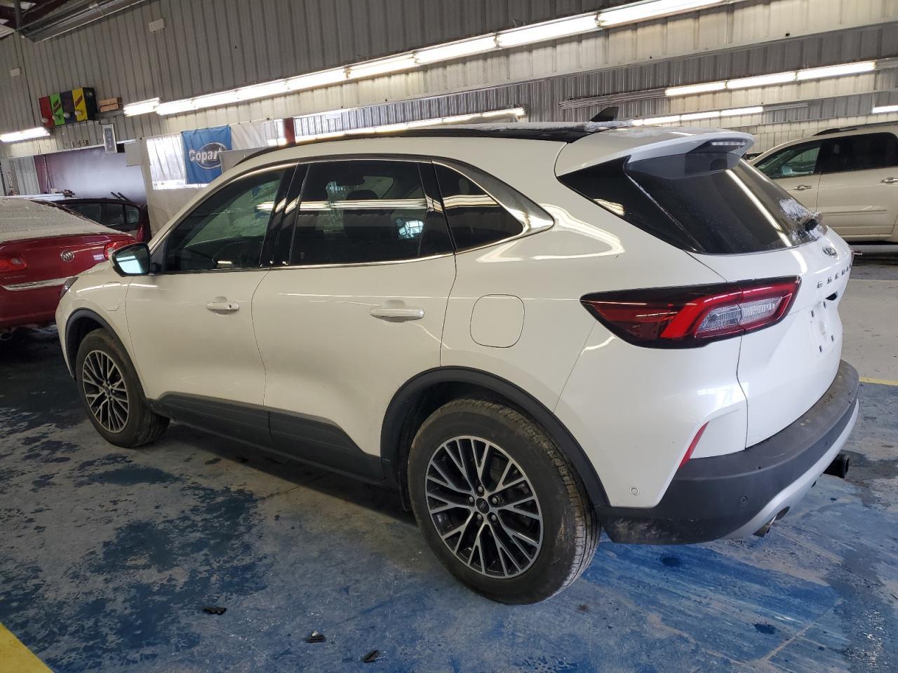 2023 FORD ESCAPE - Image 2