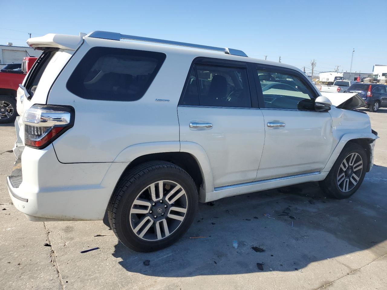 2019 TOYOTA 4RUNNER SR - Фото 3
