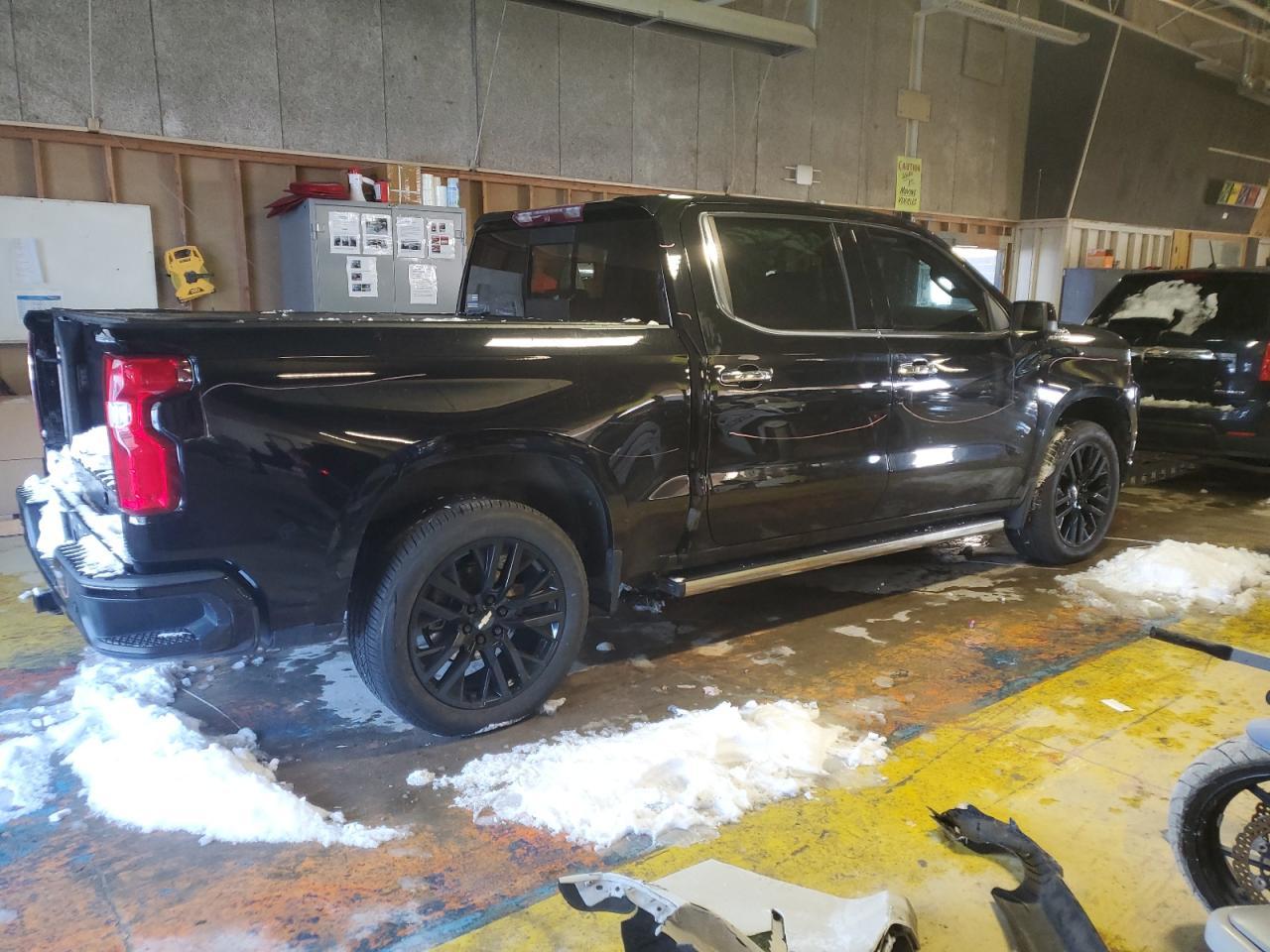 2019 CHEVROLET SILVERADO - Фото 3