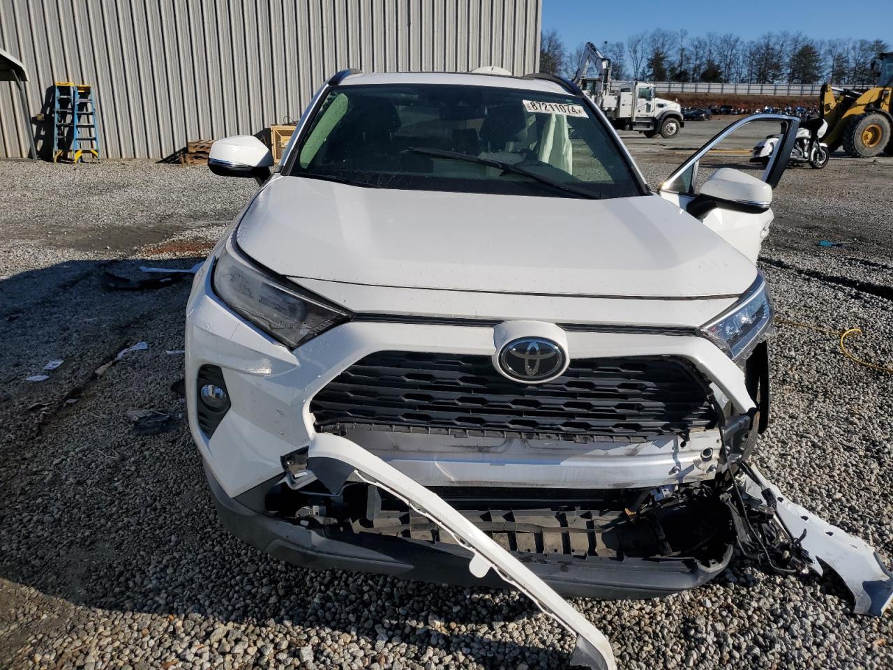 2020 TOYOTA RAV4 XLE - Image 5