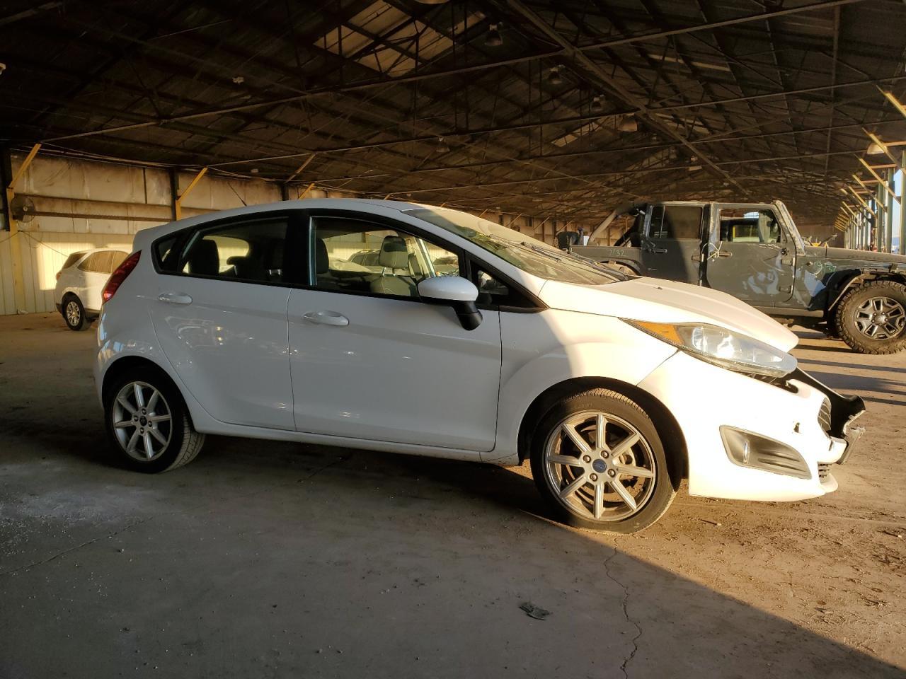 2019 FORD FIESTA SE - Image 4