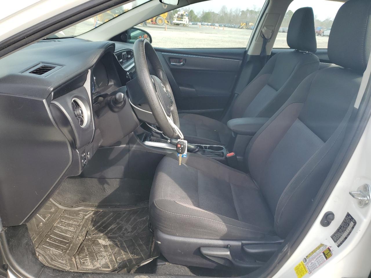 2019 TOYOTA COROLLA L - Фото 7