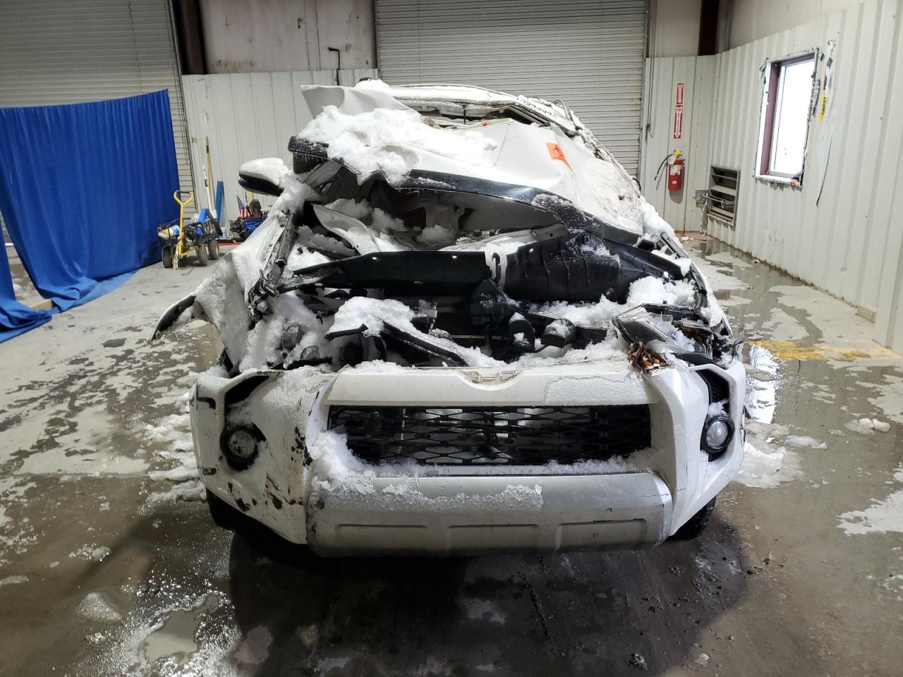 2019 TOYOTA 4RUNNER SR - Image 5