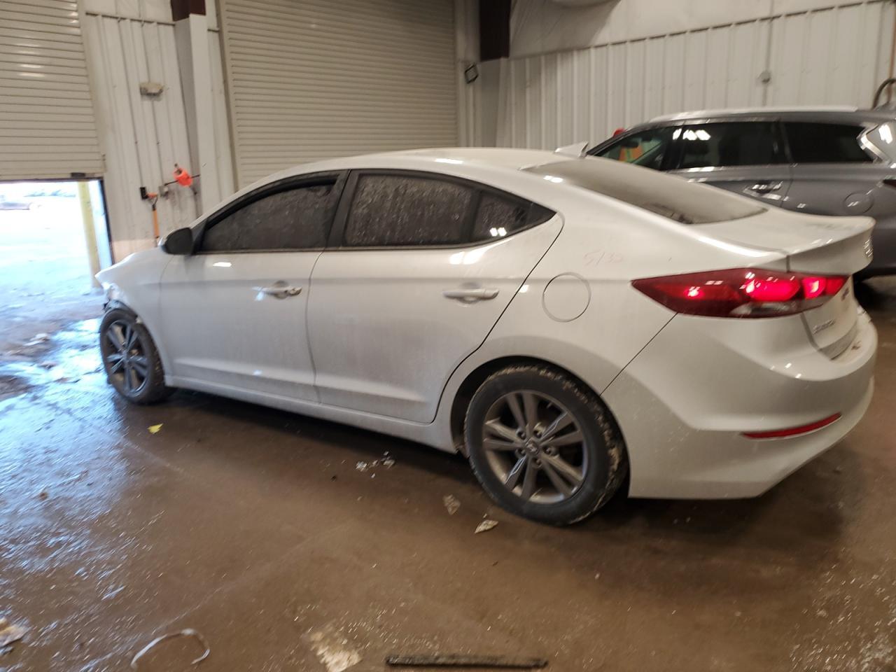 2018 HYUNDAI ELANTRA SE - Фото 2