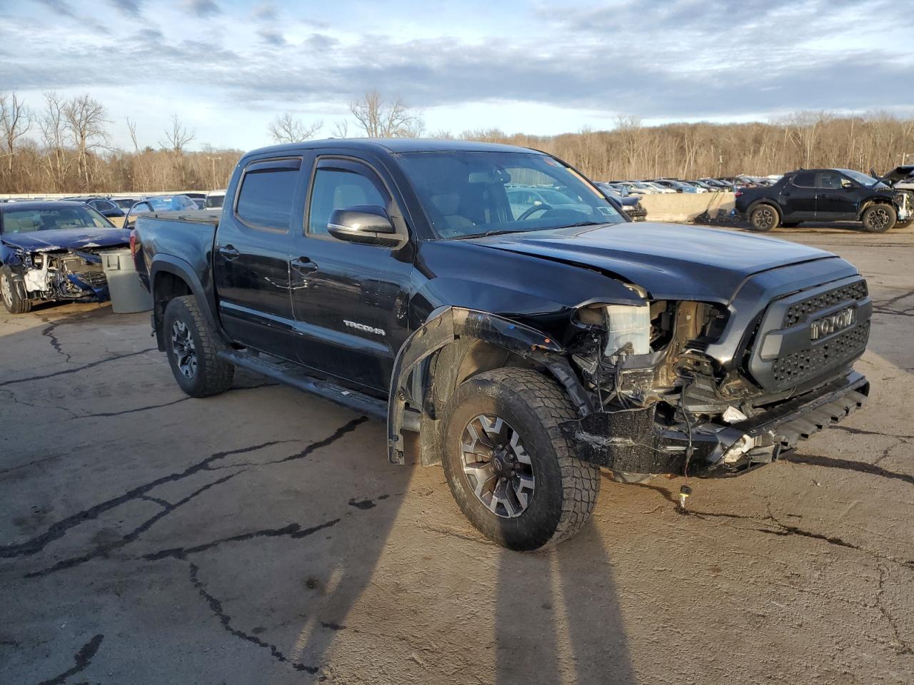 2016 TOYOTA TACOMA DOU - Фото 4