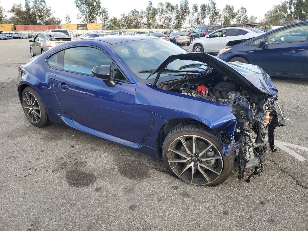 2023 TOYOTA GR 86 - Image 4