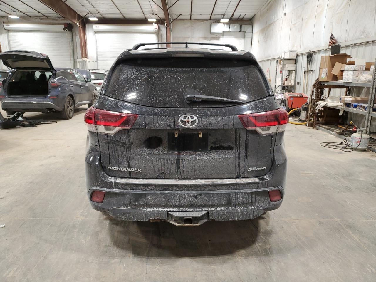 2019 TOYOTA HIGHLANDER - Image 6